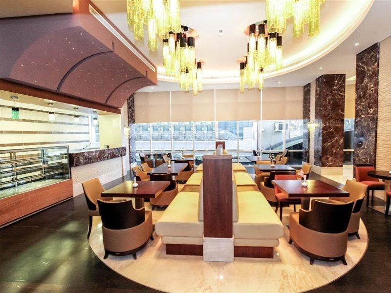 Danat Capital Hotel Абу Даби Екстериор снимка