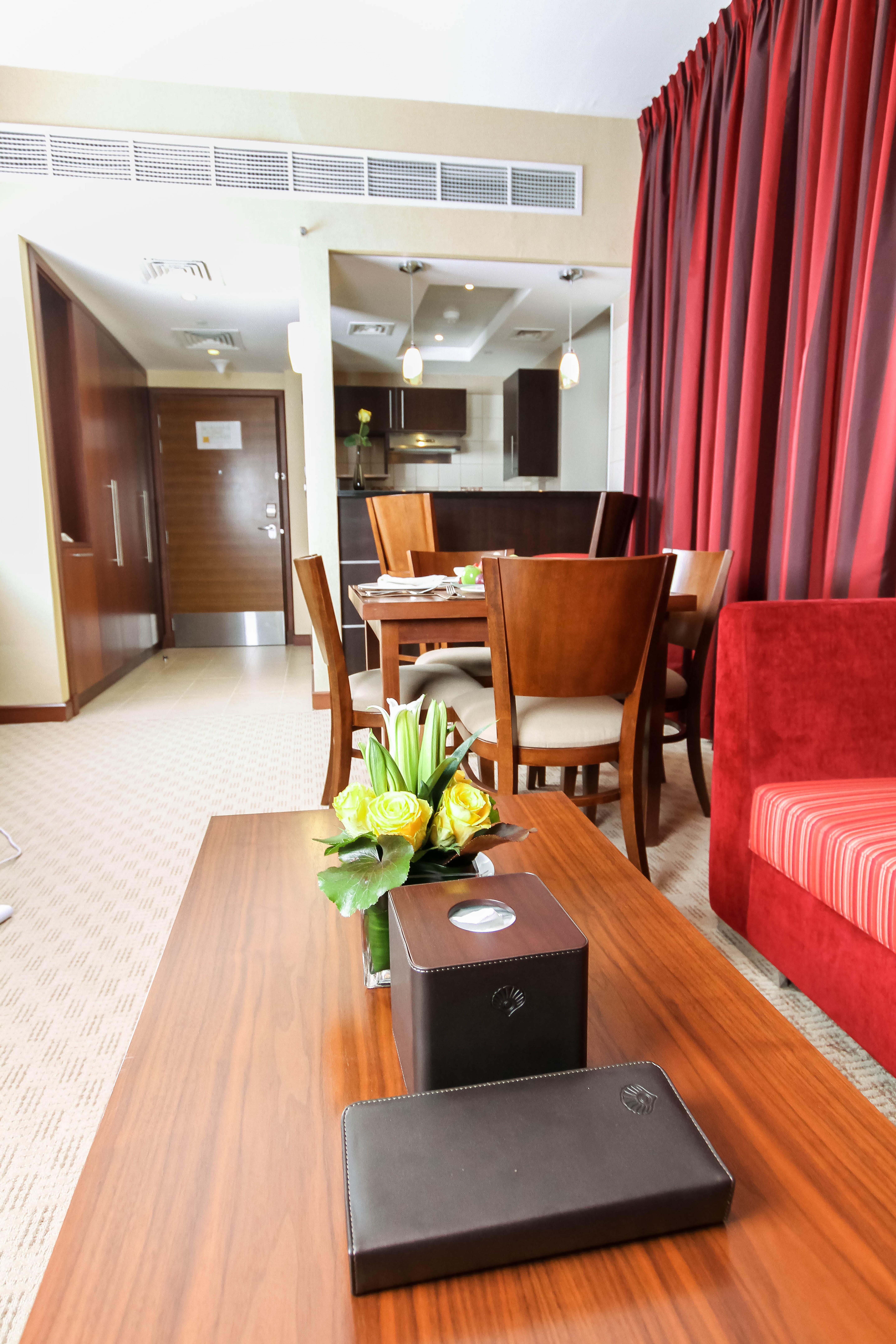 Danat Capital Hotel Абу Даби Екстериор снимка