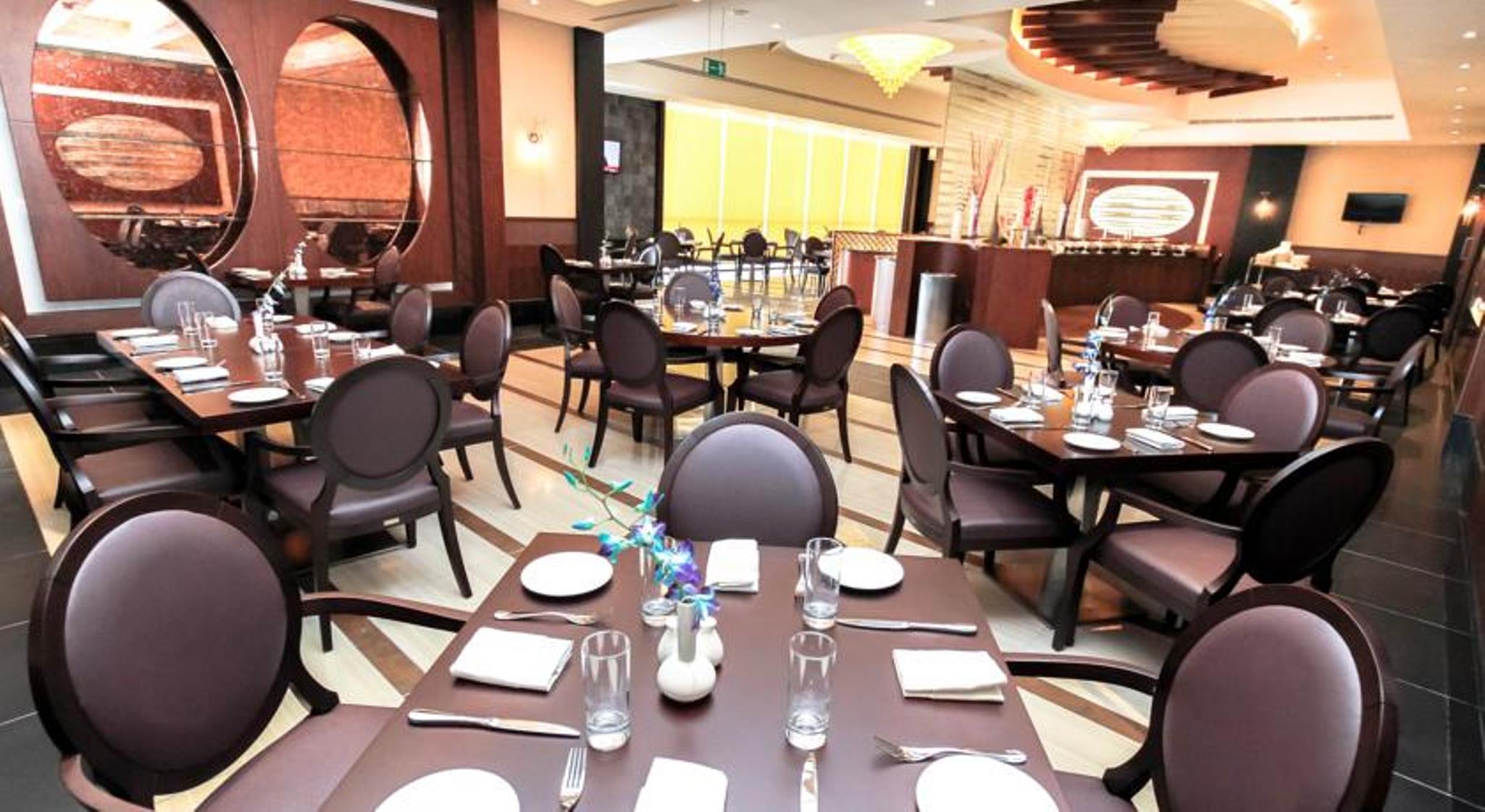 Danat Capital Hotel Абу Даби Екстериор снимка