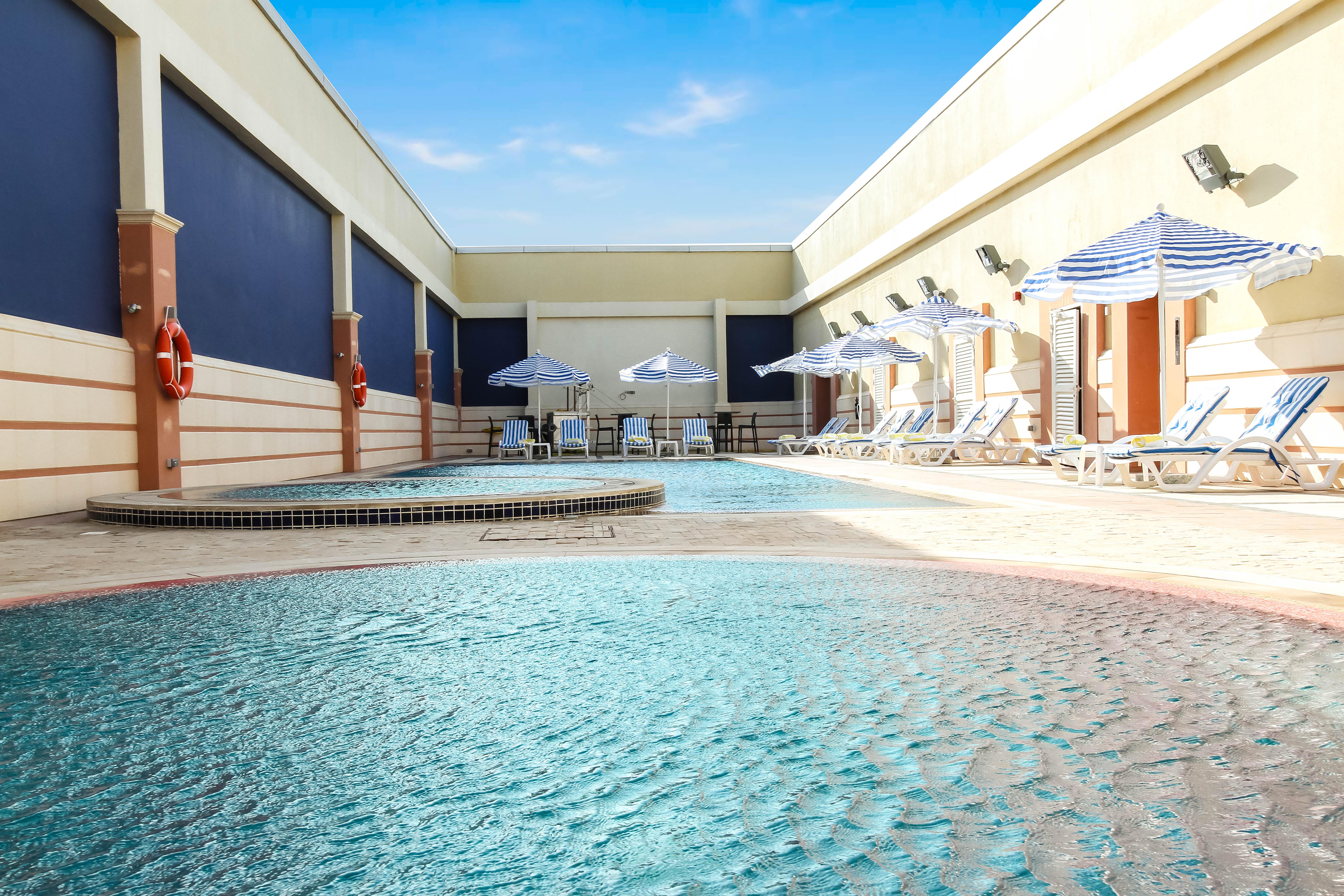 Danat Capital Hotel Абу Даби Екстериор снимка