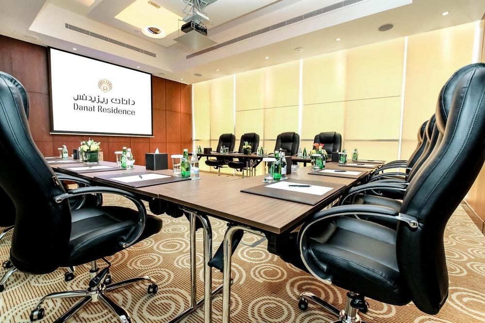 Danat Capital Hotel Абу Даби Екстериор снимка