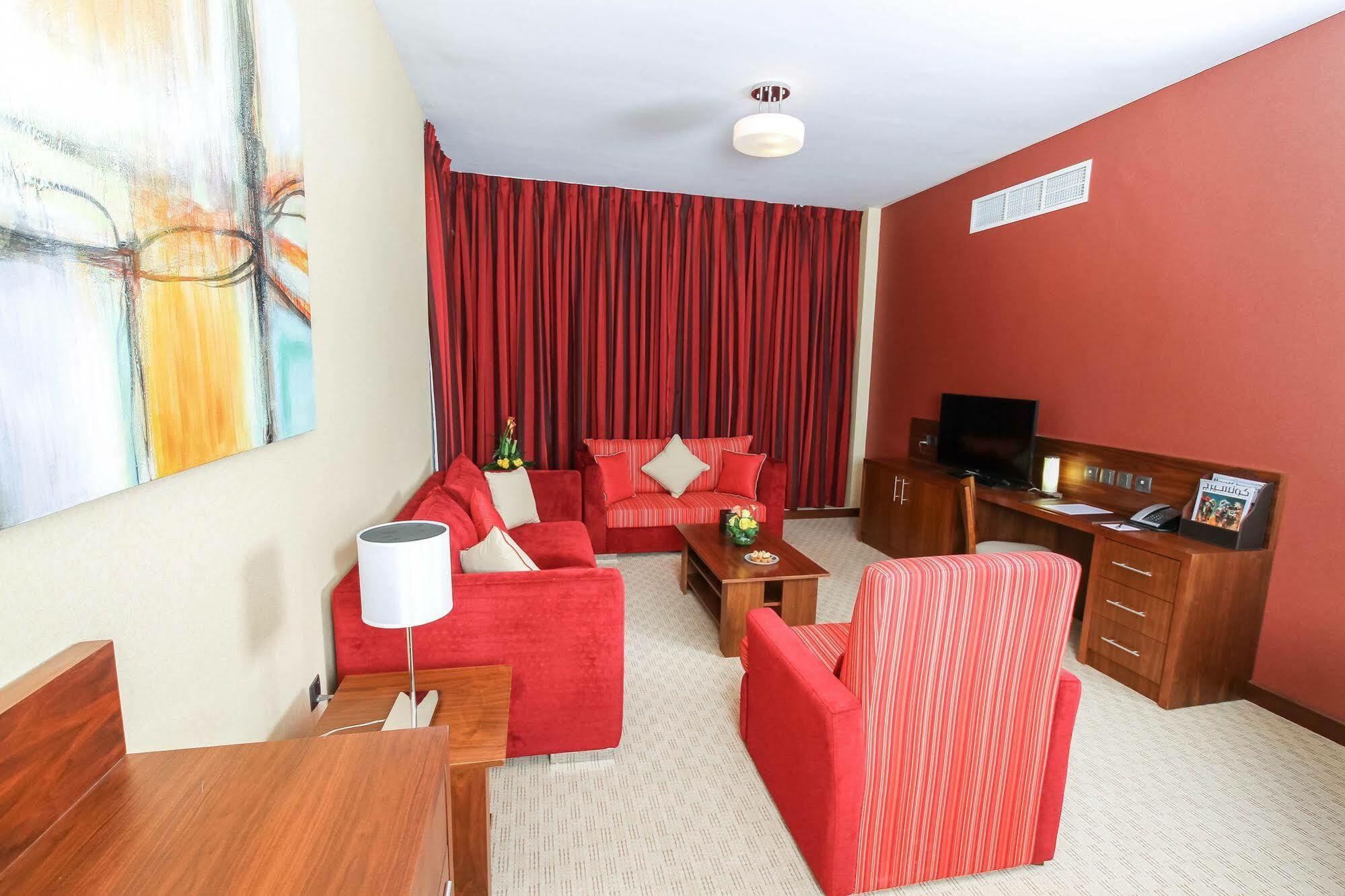 Danat Capital Hotel Абу Даби Екстериор снимка